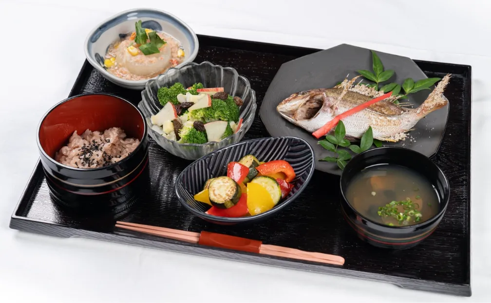 産院で提供される和風の昼食例